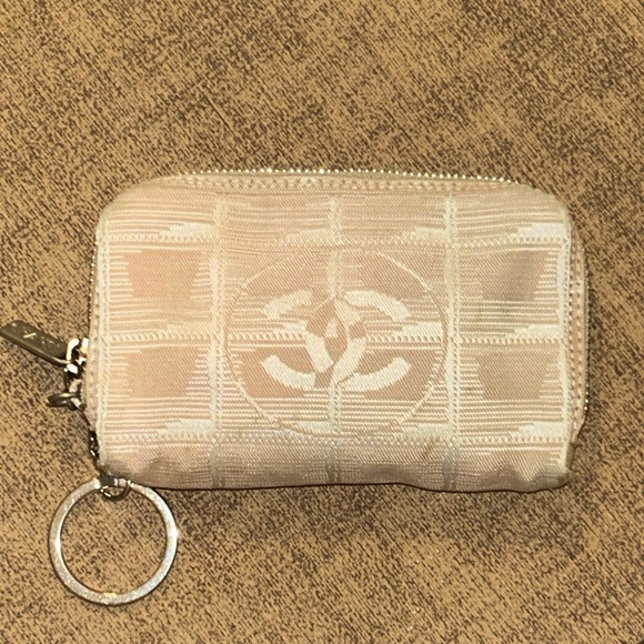 Chanel Interlocking CC Logo Wallet-Keychain - Picture 1 of 8